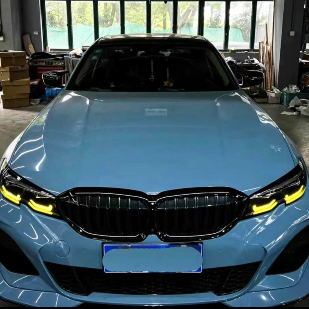 Gelbes Tagfahrlicht der BMW G-Serie